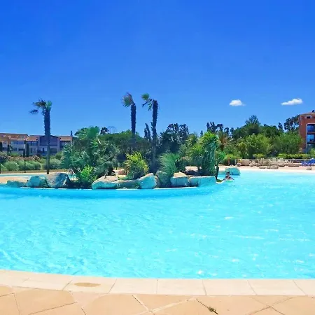 Apartment D'une A A 100 M De La Avec Vue Sur La Et Piscine Partagee Gassin